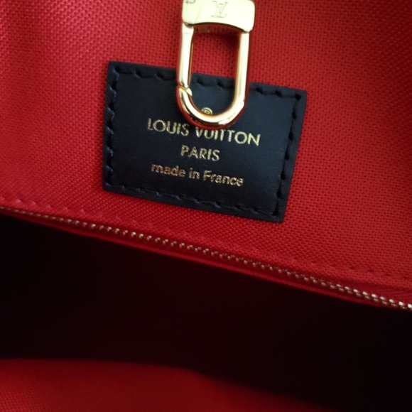 Louis Vuitton - Picture 7 of 10